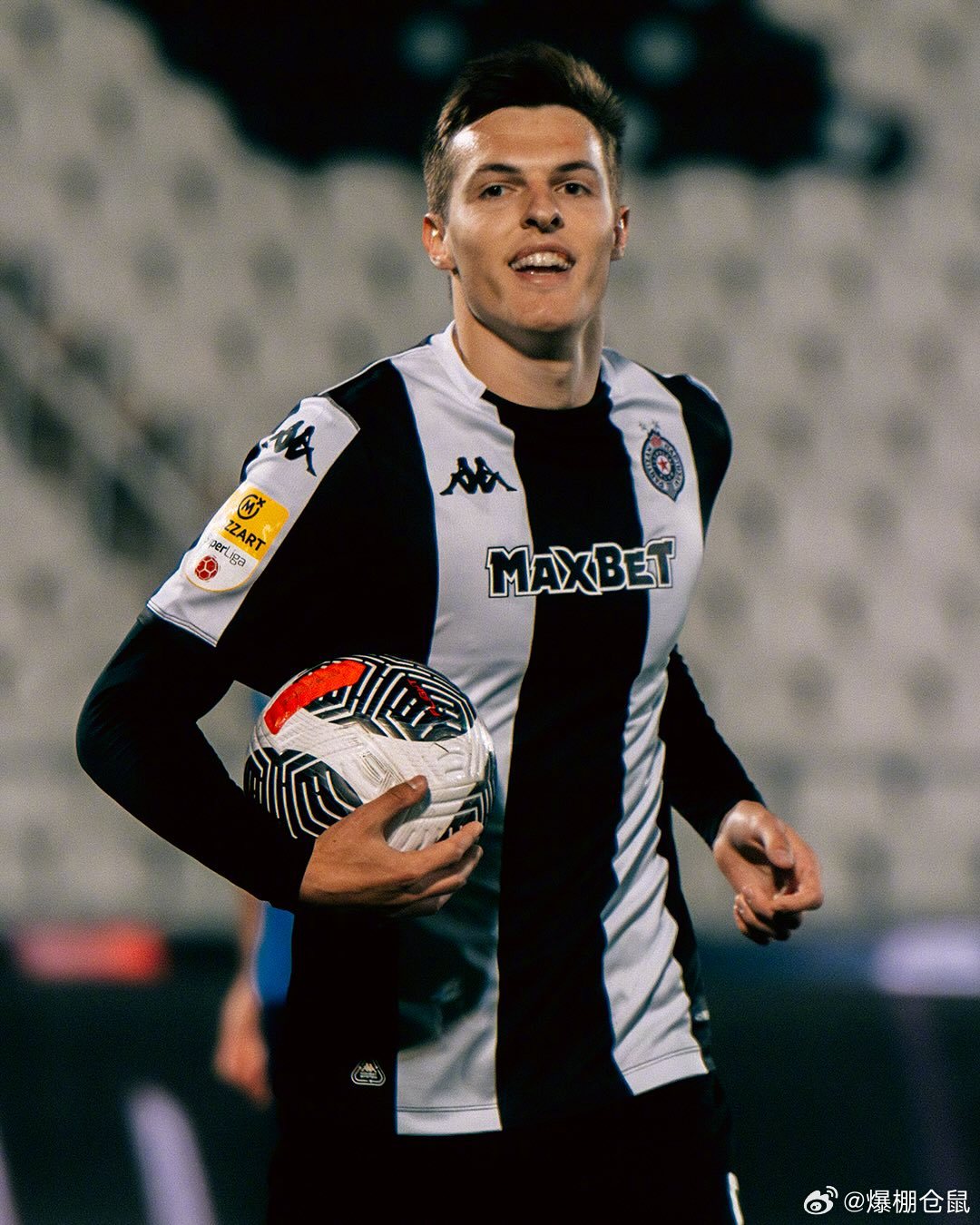 18岁锋线新星科斯蒂奇接近加盟AC米兰，这桩500万欧投资将如何影响球队未来锋线格局？