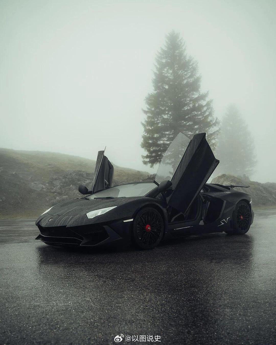 兰博基尼Aventador SV超级跑车时速超350公里