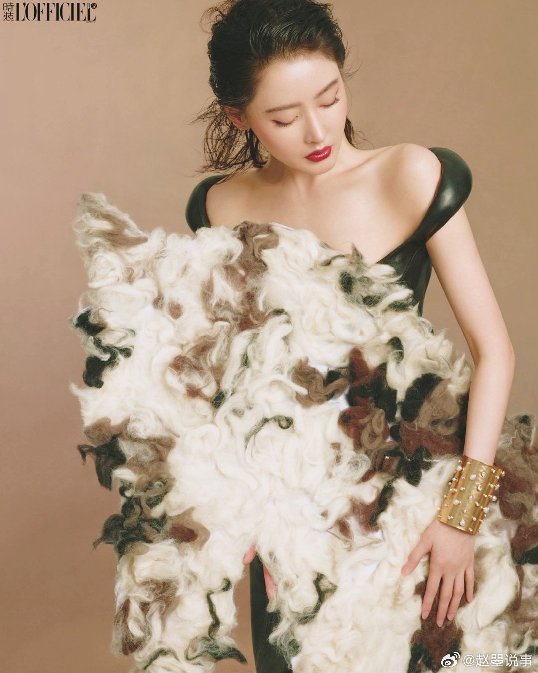 张天爱登时装二月刊封面，金发飒野惊鸿