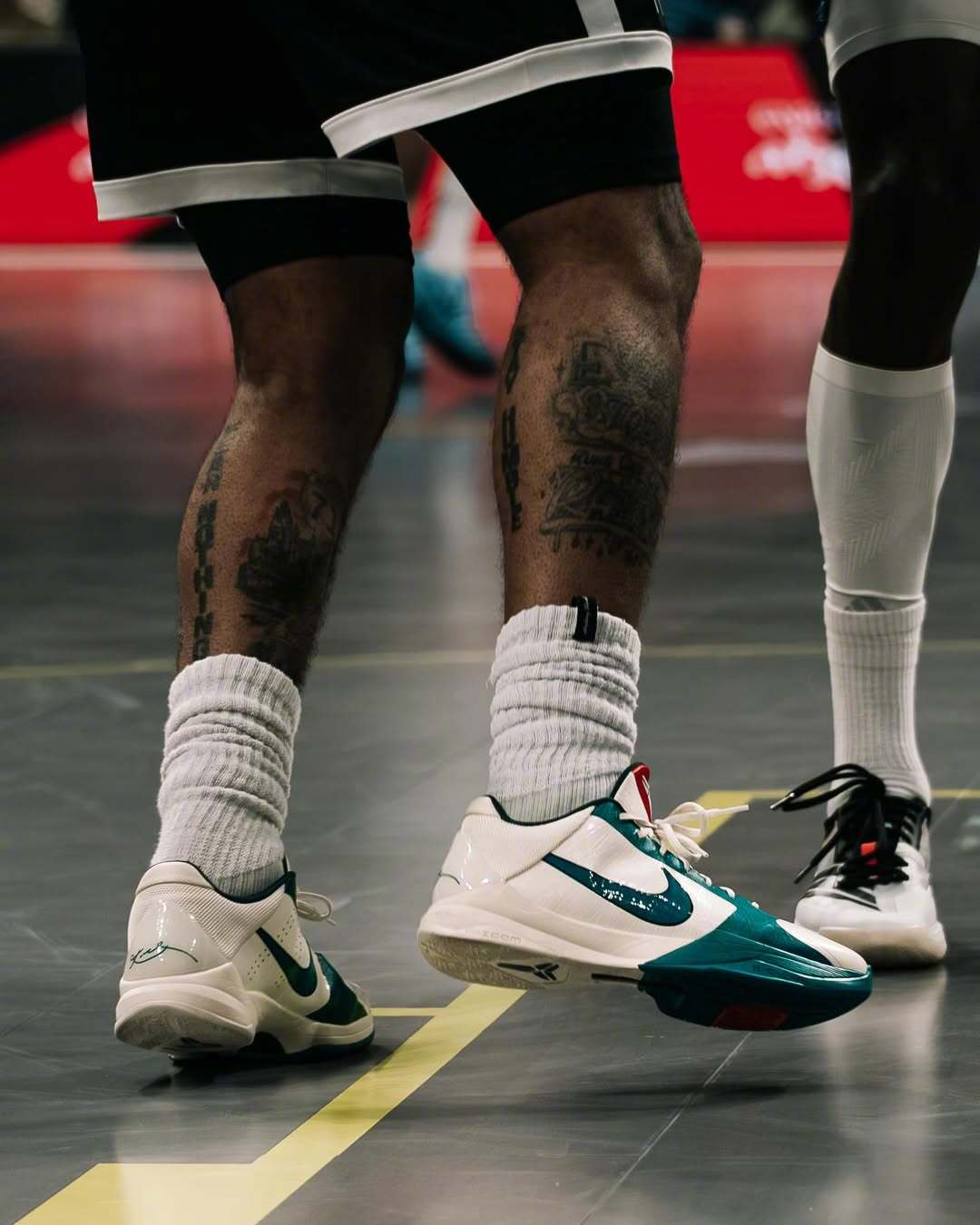 Kobe 5 Protro椰子牛奶配色欧洲联赛首发