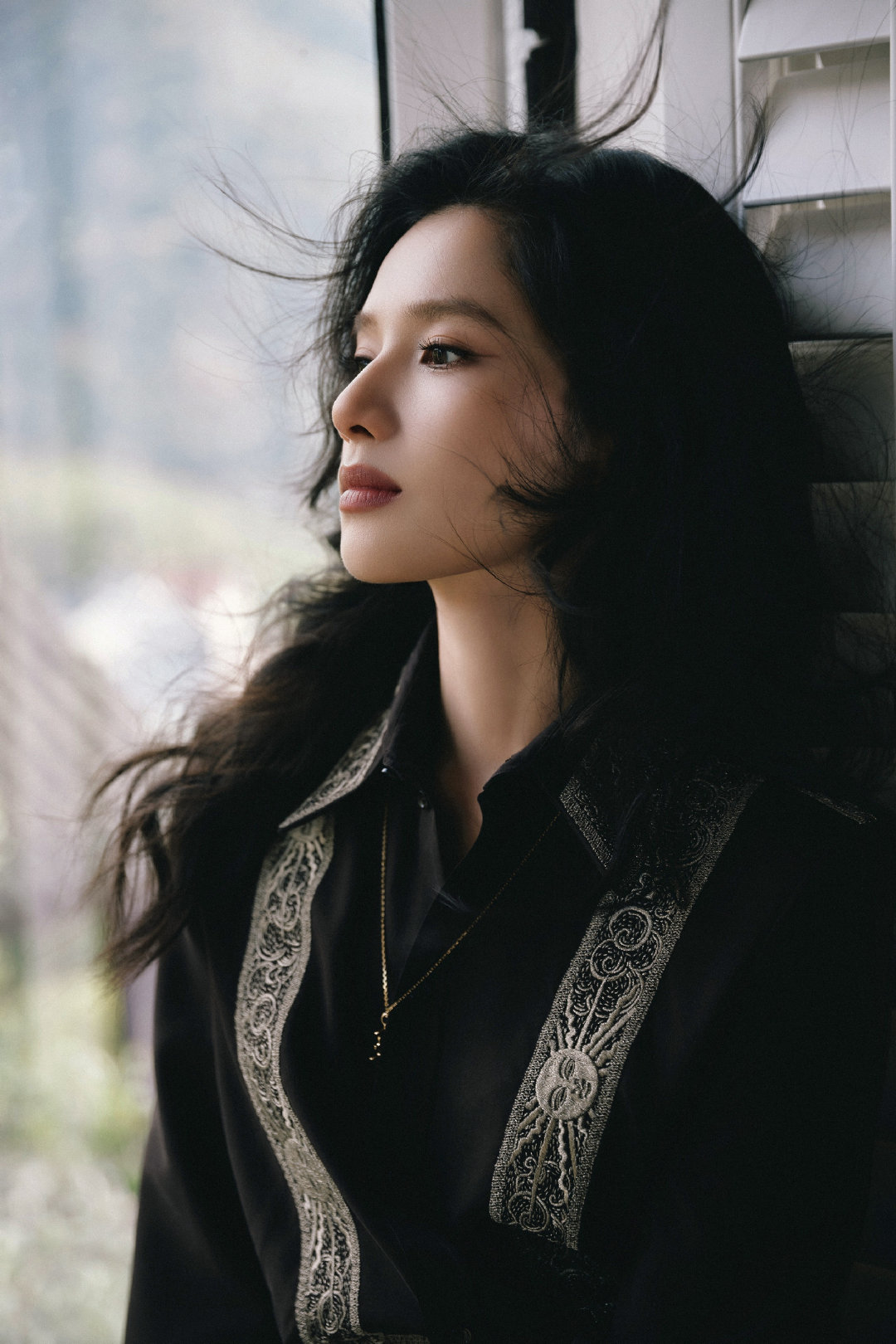 张婧仪寄语2025：出发感受享受当下