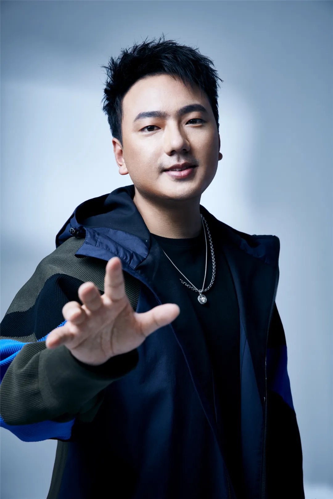 海来阿木刘德华等歌手风格各异，网友调侃生活百态