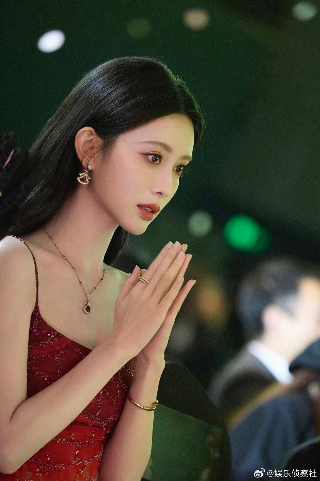 孟子义穿搭引热议，姐姐每套衣服都好美