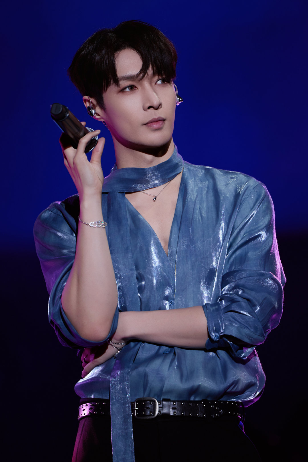 张艺兴缺席EXO团综新一季录制