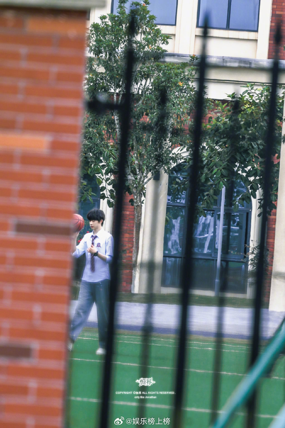 陈奕恒今日路透曝光，青春帅气演绎林学长