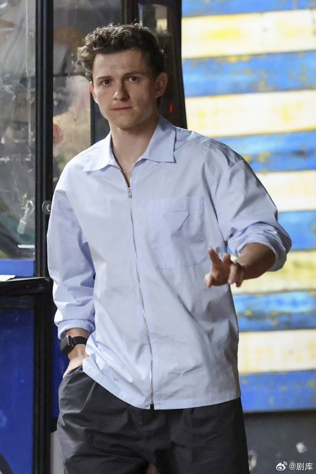 荷兰弟与主持人维嘉外貌高度相似引热议