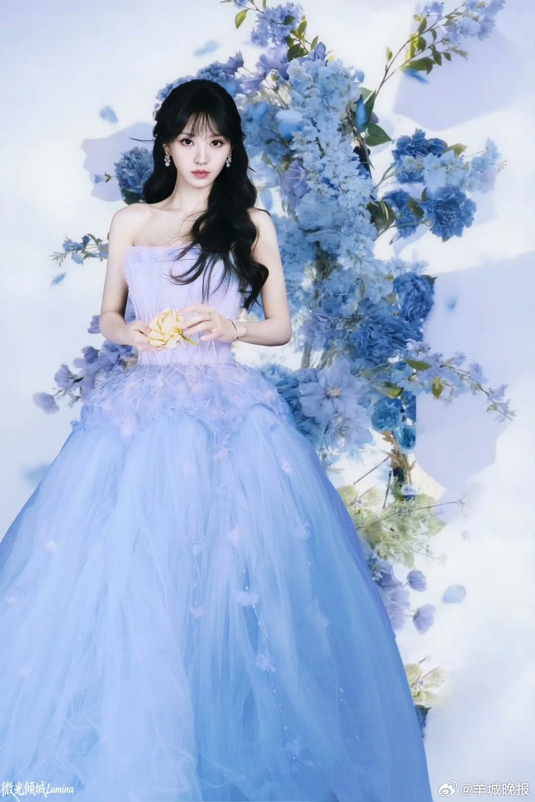 女明星繁花礼服盘点，田曦薇迪丽热巴宋轶等演绎春日视觉盛宴