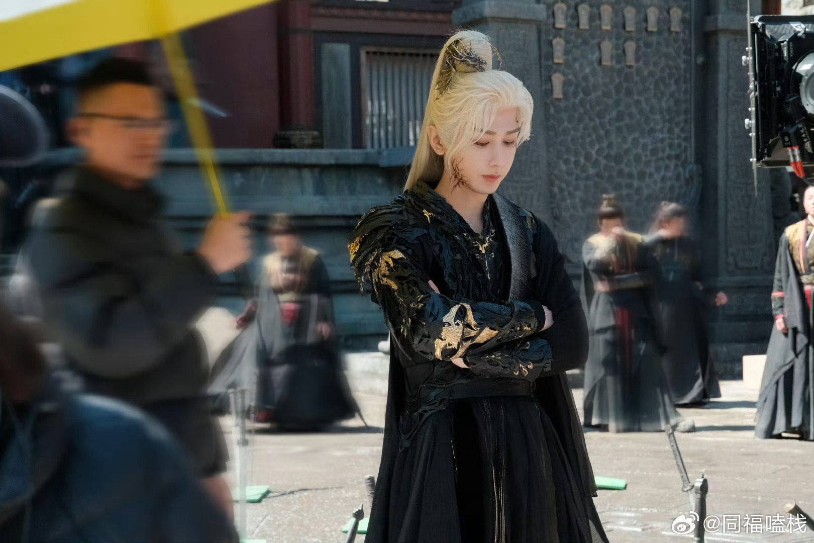 天才剑客王权富贵遭万剑穿心