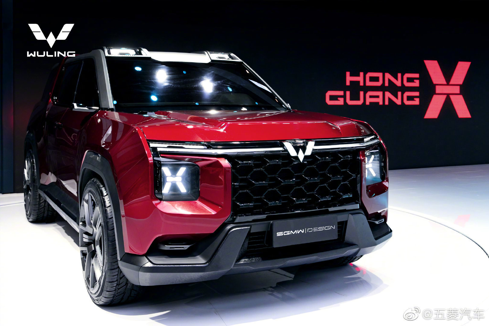 五菱星光560实车曝光，提供油电混三动力及5座7座版本