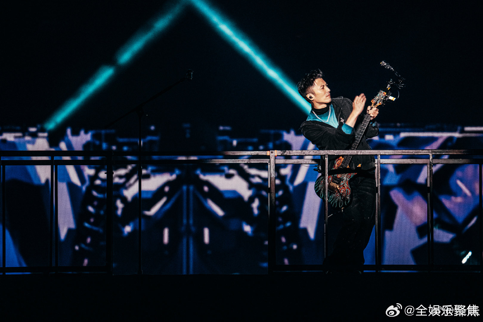 张卓尔扫楼夸马韬帅成谢霆锋