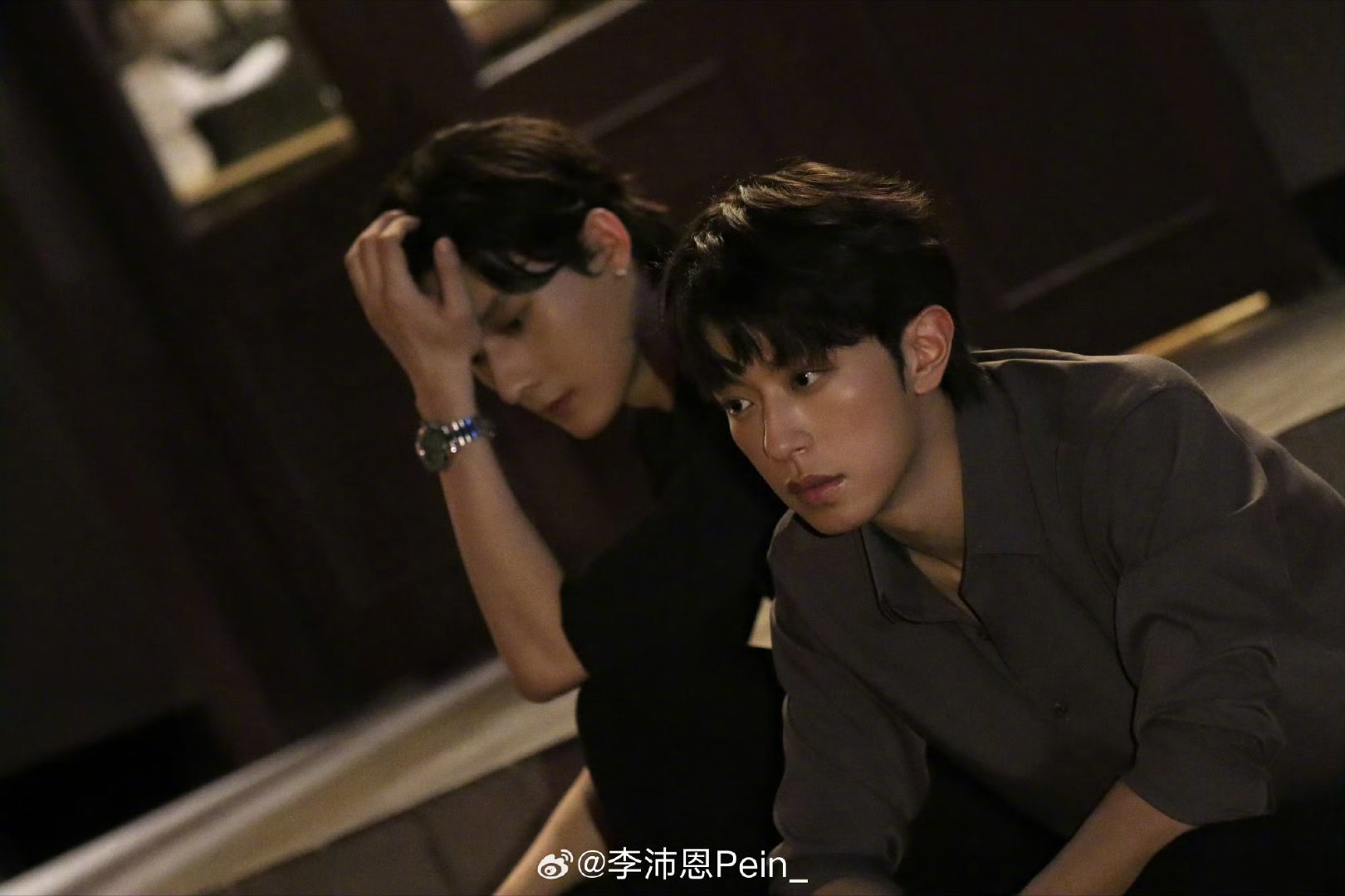 李沛恩江衡晒暗黑系合照引关注