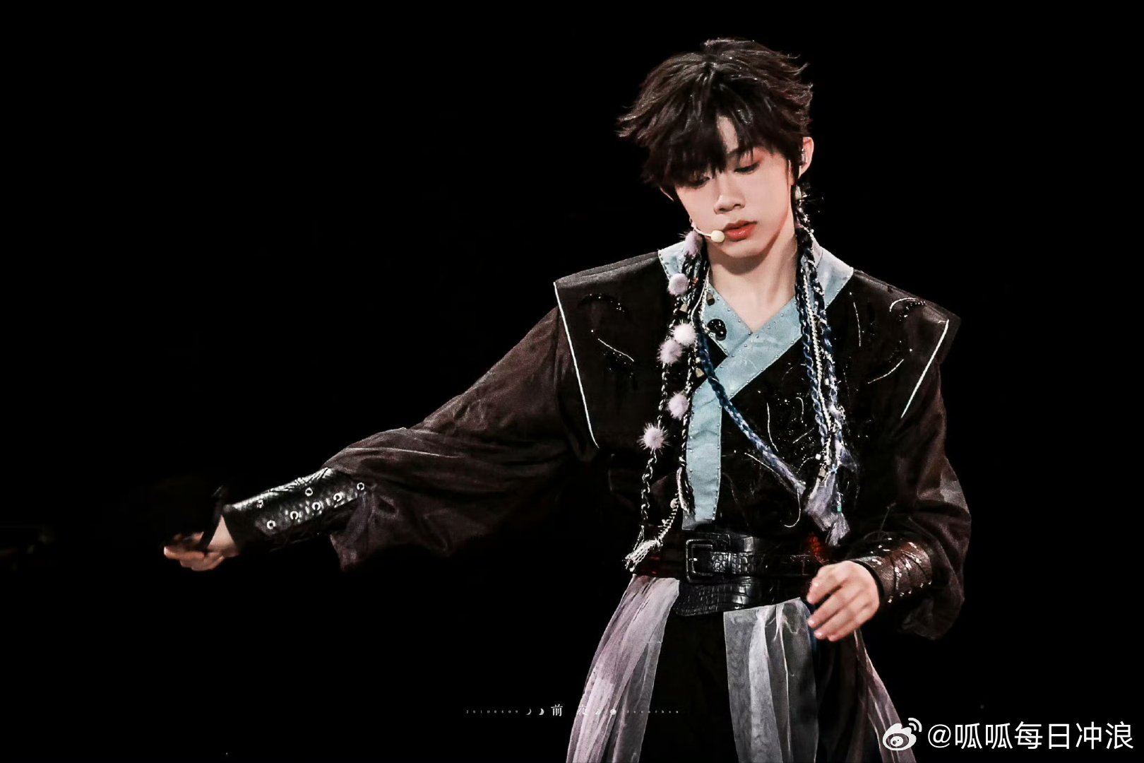 陈奕恒古装造型惊艳亮相