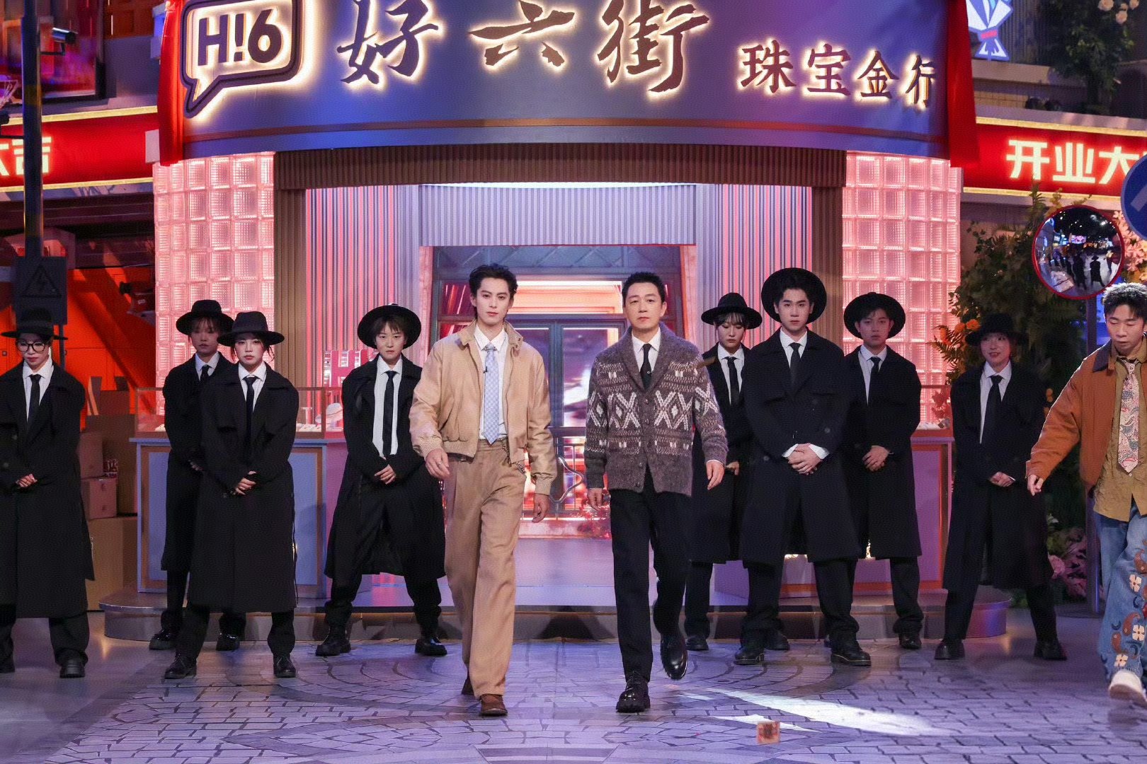 潘粤明王鹤棣师徒综艺合体画画猜题高能互怼