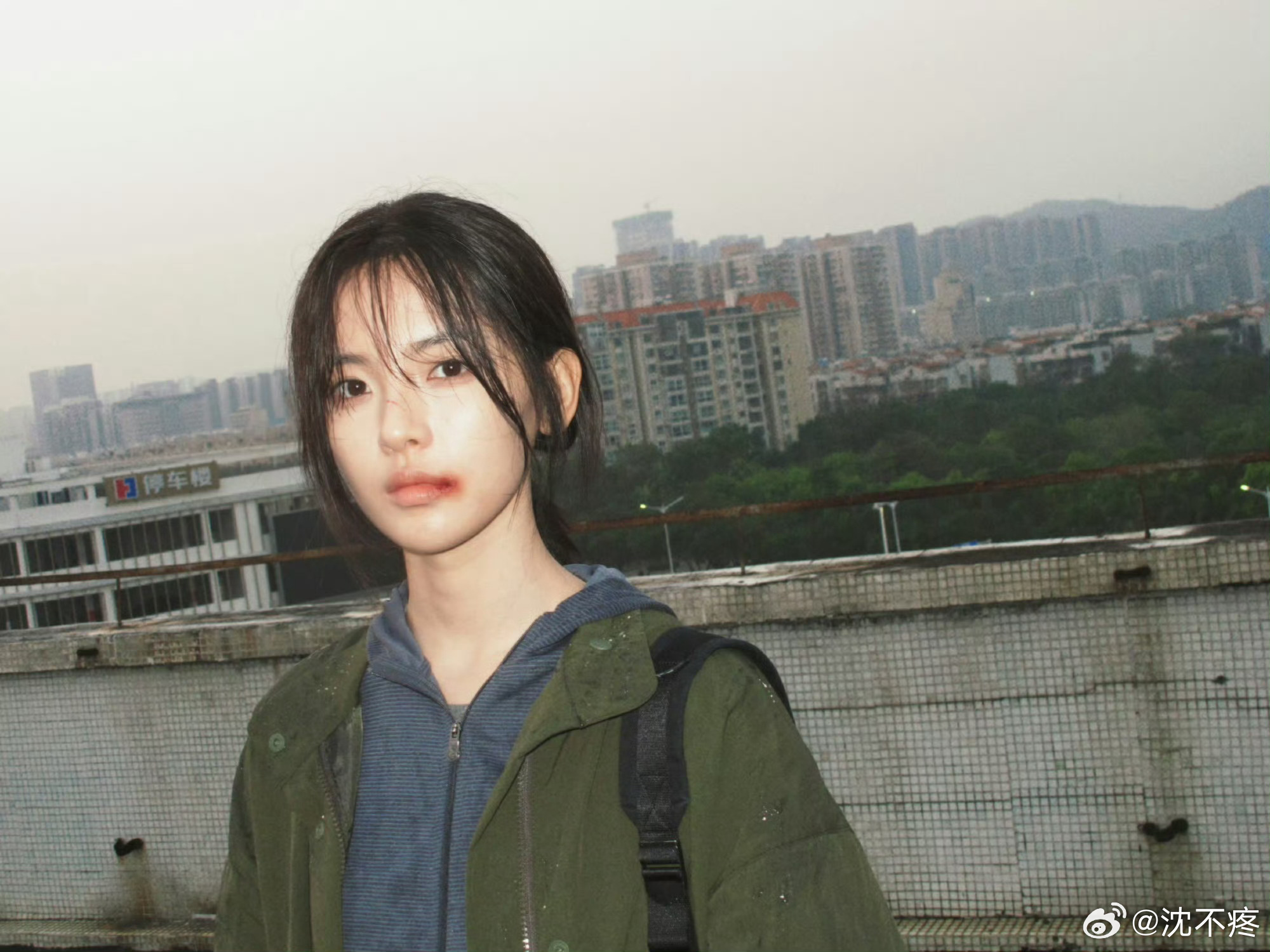 杨超越晒照引发网友热议