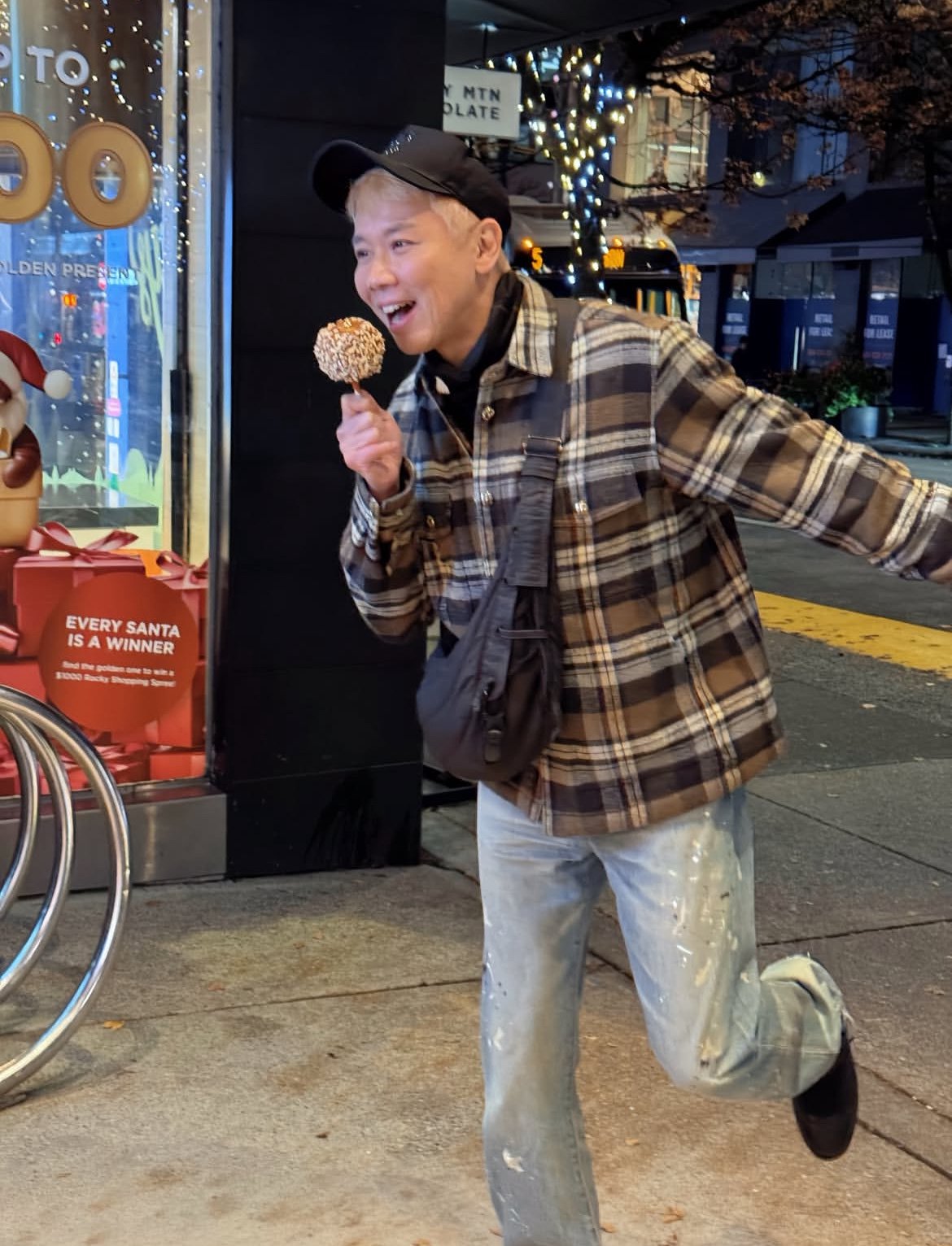 陶喆拍照姿势引热议，网友争相模仿