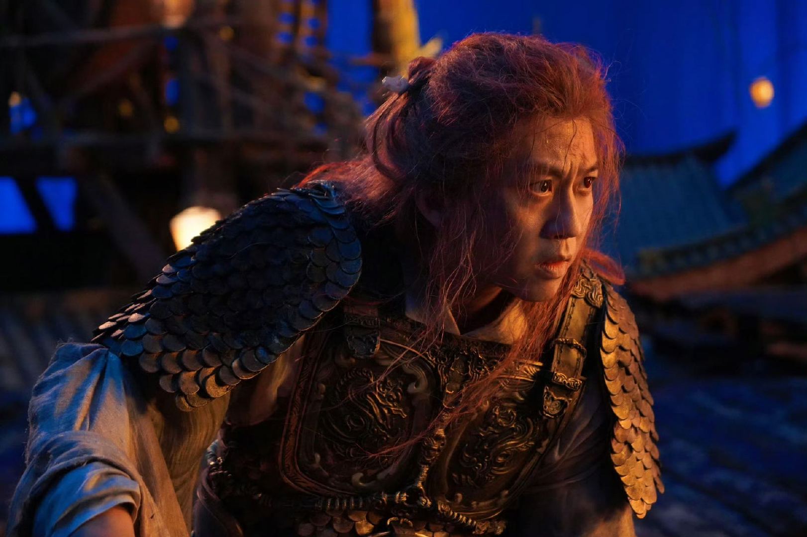 邓超被赞能瞬间切换正经模式，业内人士称其责任心强