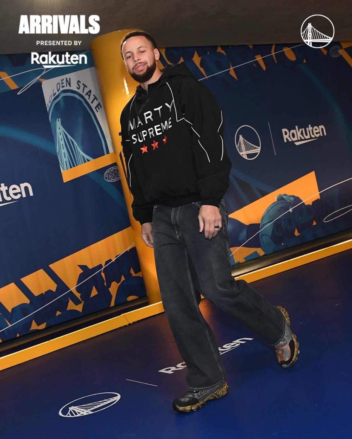 库里今日上脚Salehe Bembury联名鞋款