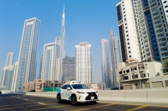 小马智行获迪拜Robotaxi路测许可，2026年推全无人驾驶服务