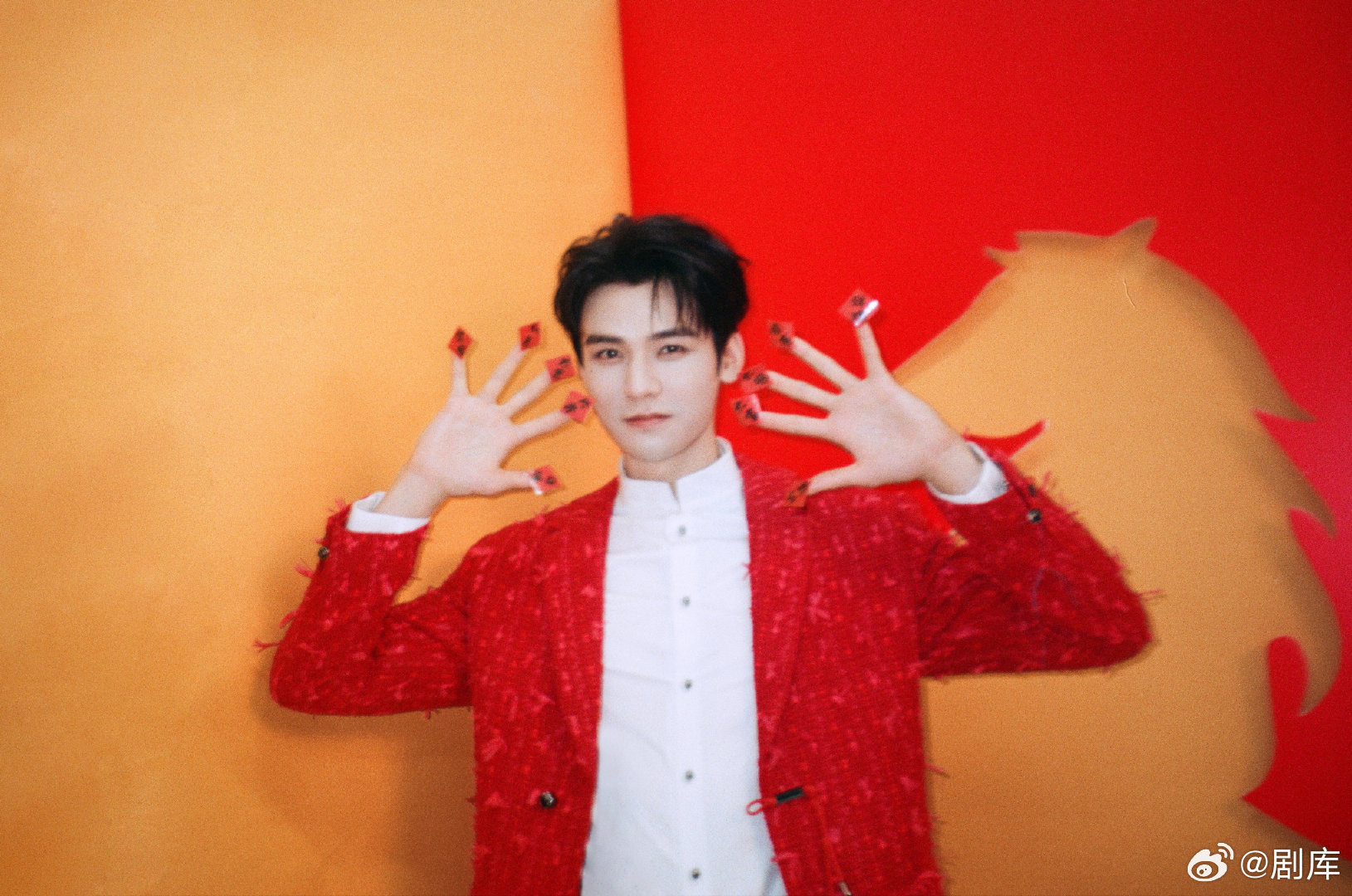 谭松韵龚俊同台献唱少年引爆2026百花迎春