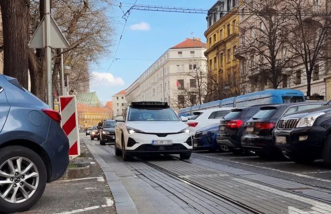 小马智行联合Uber、Verne在萨格勒布推出欧洲首个商业化Robotaxi服务