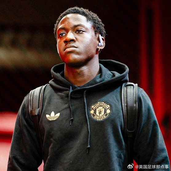 邮报：梅努考虑永久离开曼联，那不勒斯领跑争夺