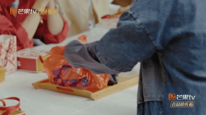 苏醒听到马尔代夫表情失控，快乐老友记开播