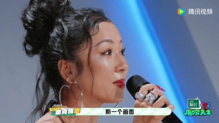 吉克隽逸节目演唱《送流水》触动落泪,忆大凉山成长历程