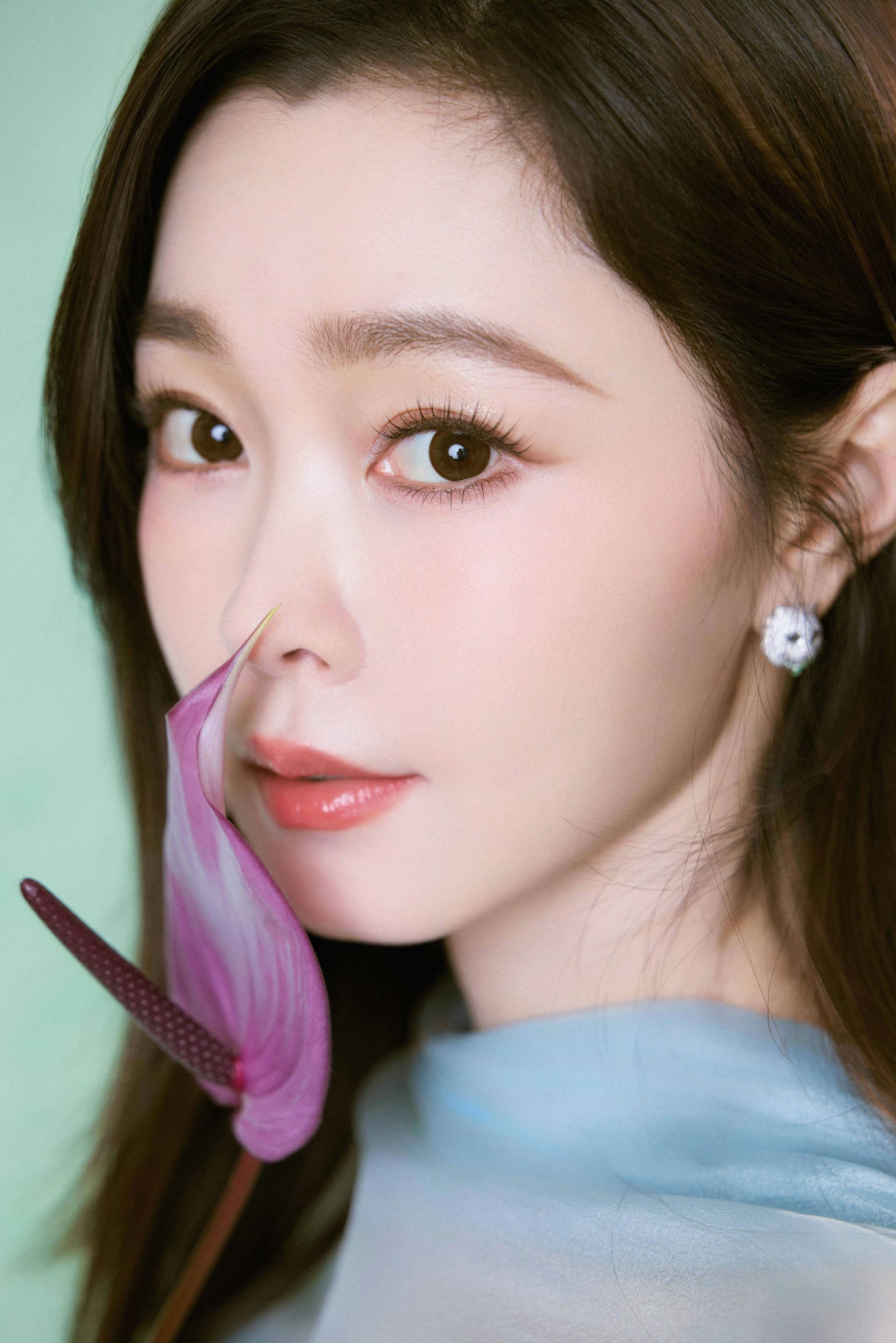 宋轶身披碧纱裙演绎宋式风雅