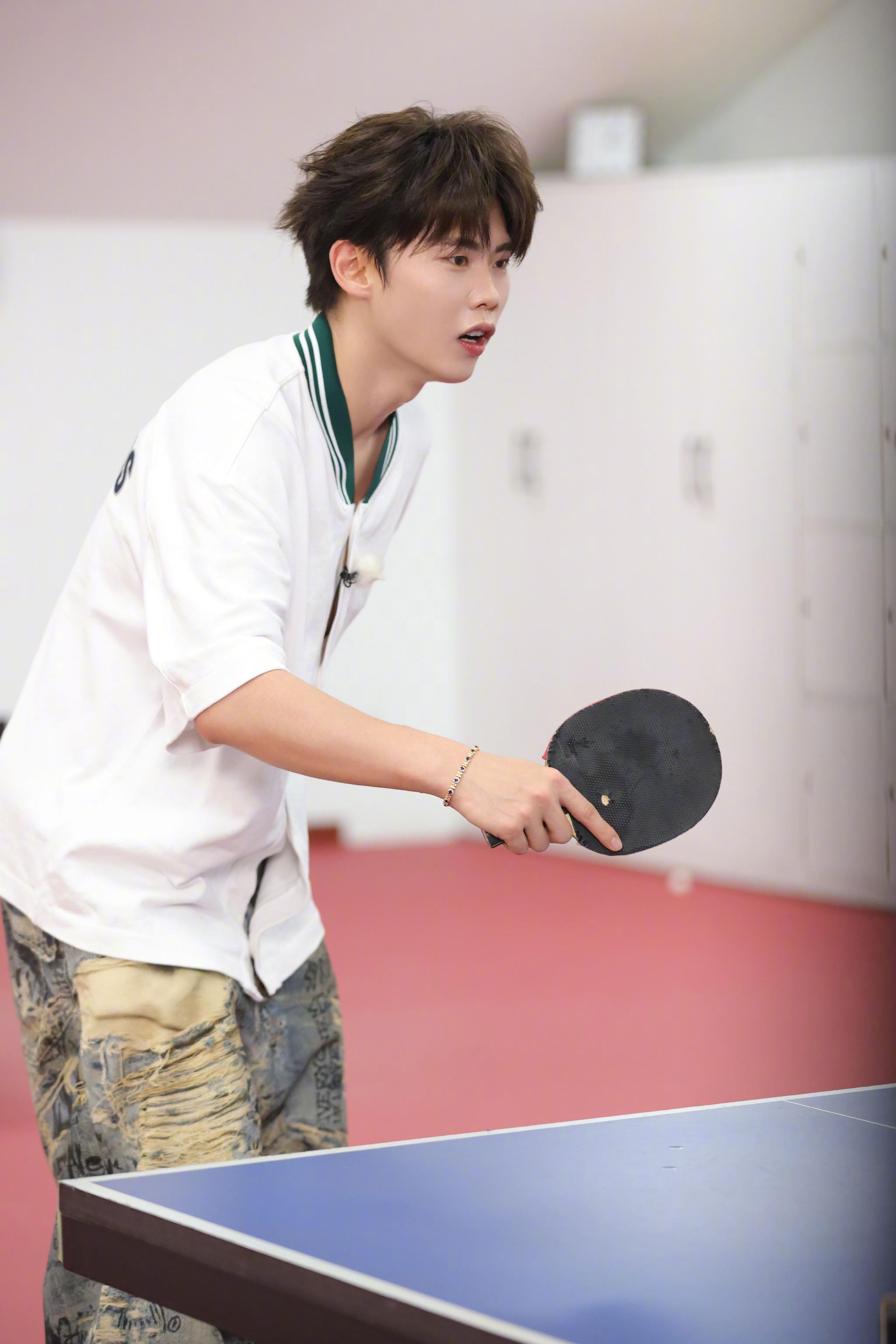 沙一汀湖南卫视《背后》谈人生，与张泉灵李莎旻子对谈