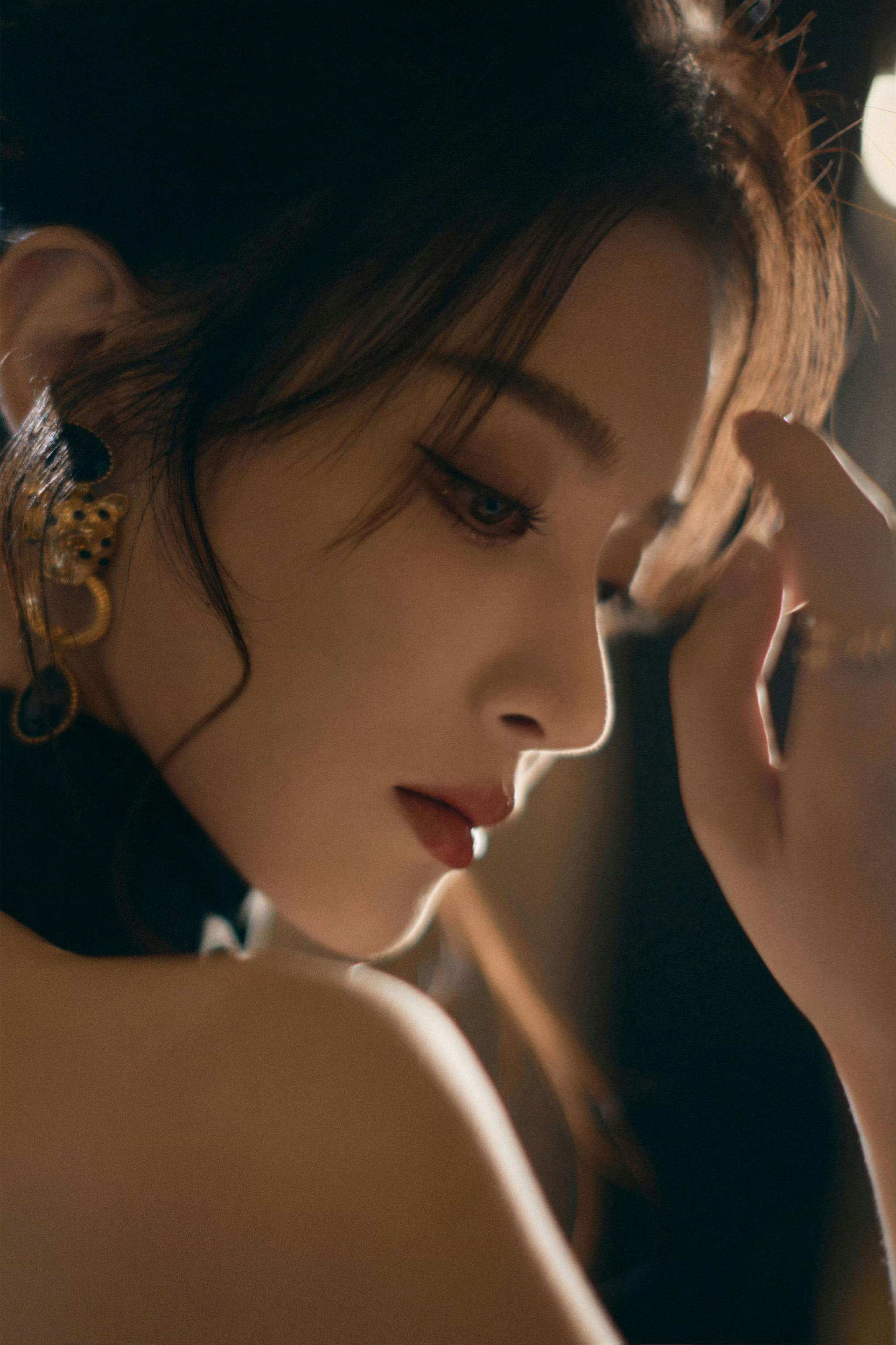 隆妮三年三部央妈剧切换高智感角色