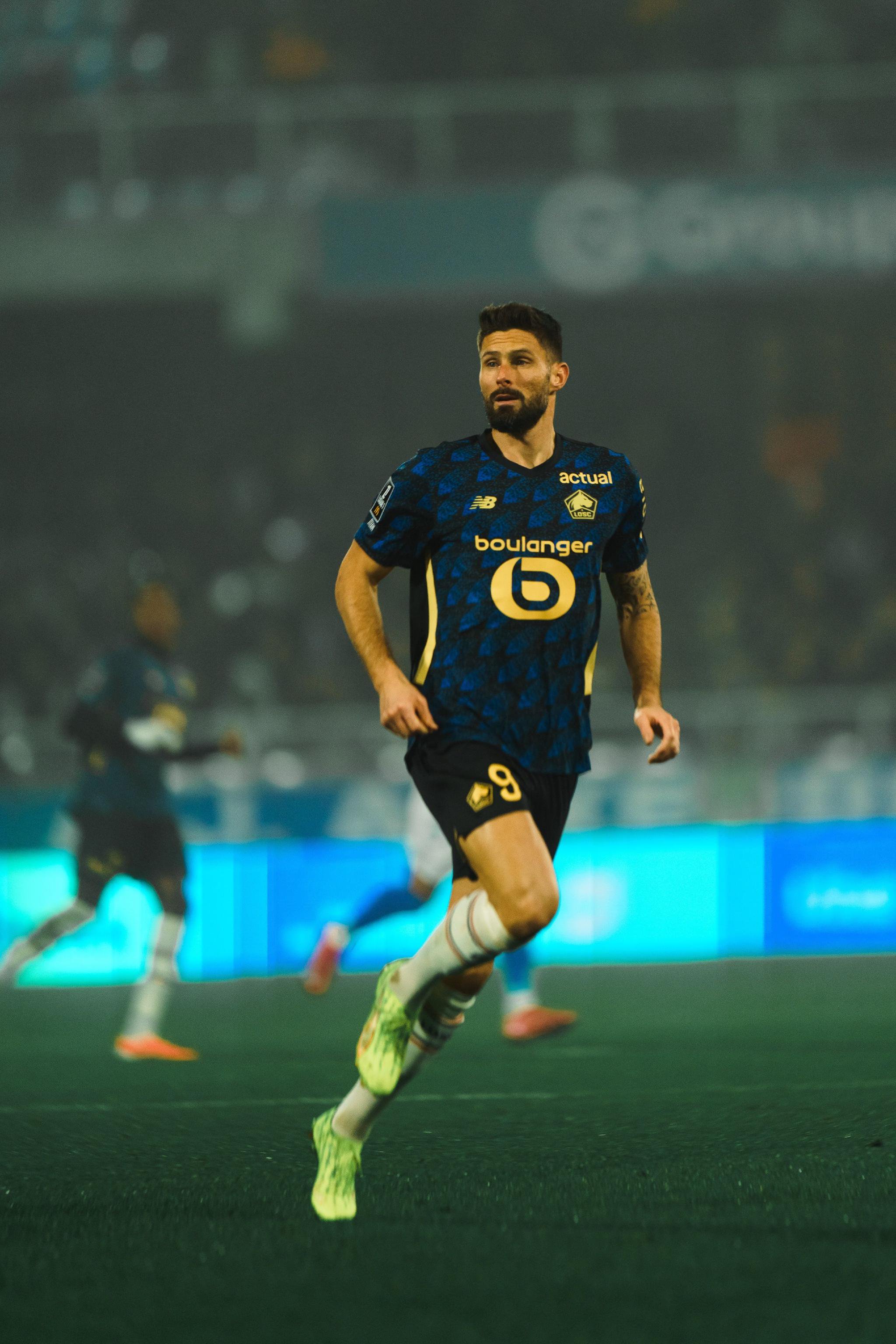 里尔客场4：3险胜欧塞尔，吉鲁首发75分钟