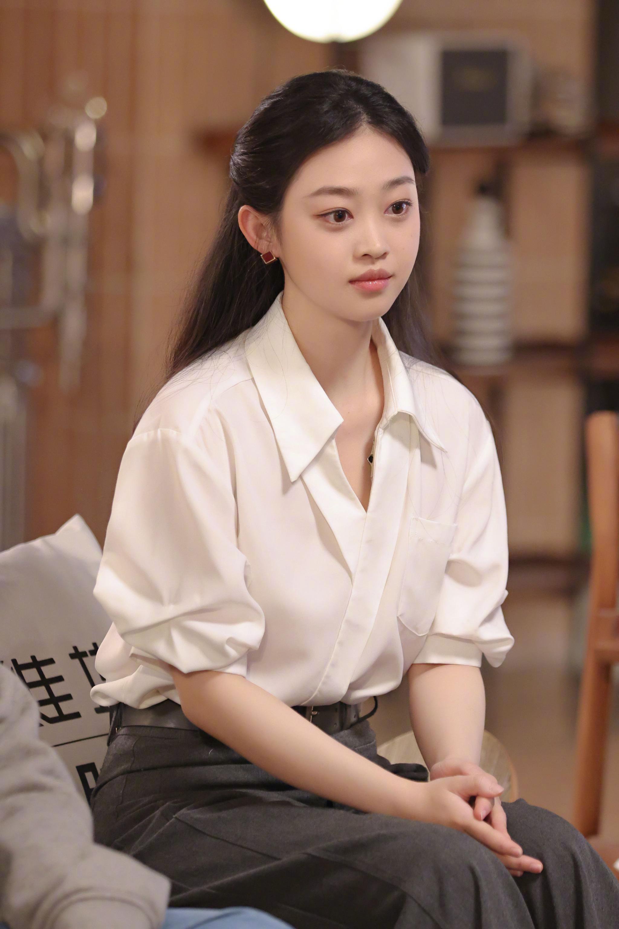 郭采洁谈敢爱敢放敢破敢立，今天12:30湖南卫视《背后》上线