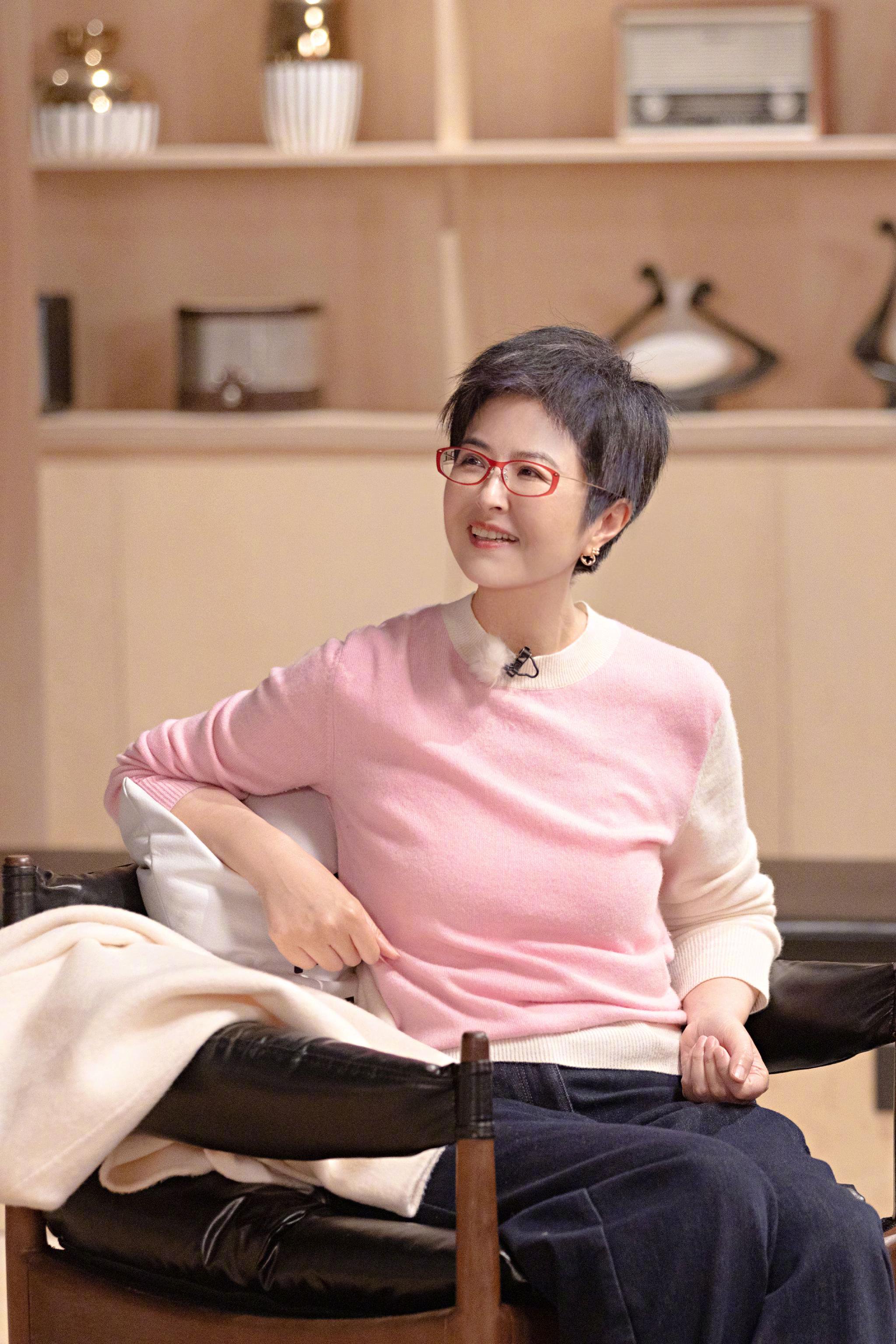 郭采洁湖南卫视《背后》谈自我突破，与张泉灵赵一橙对谈