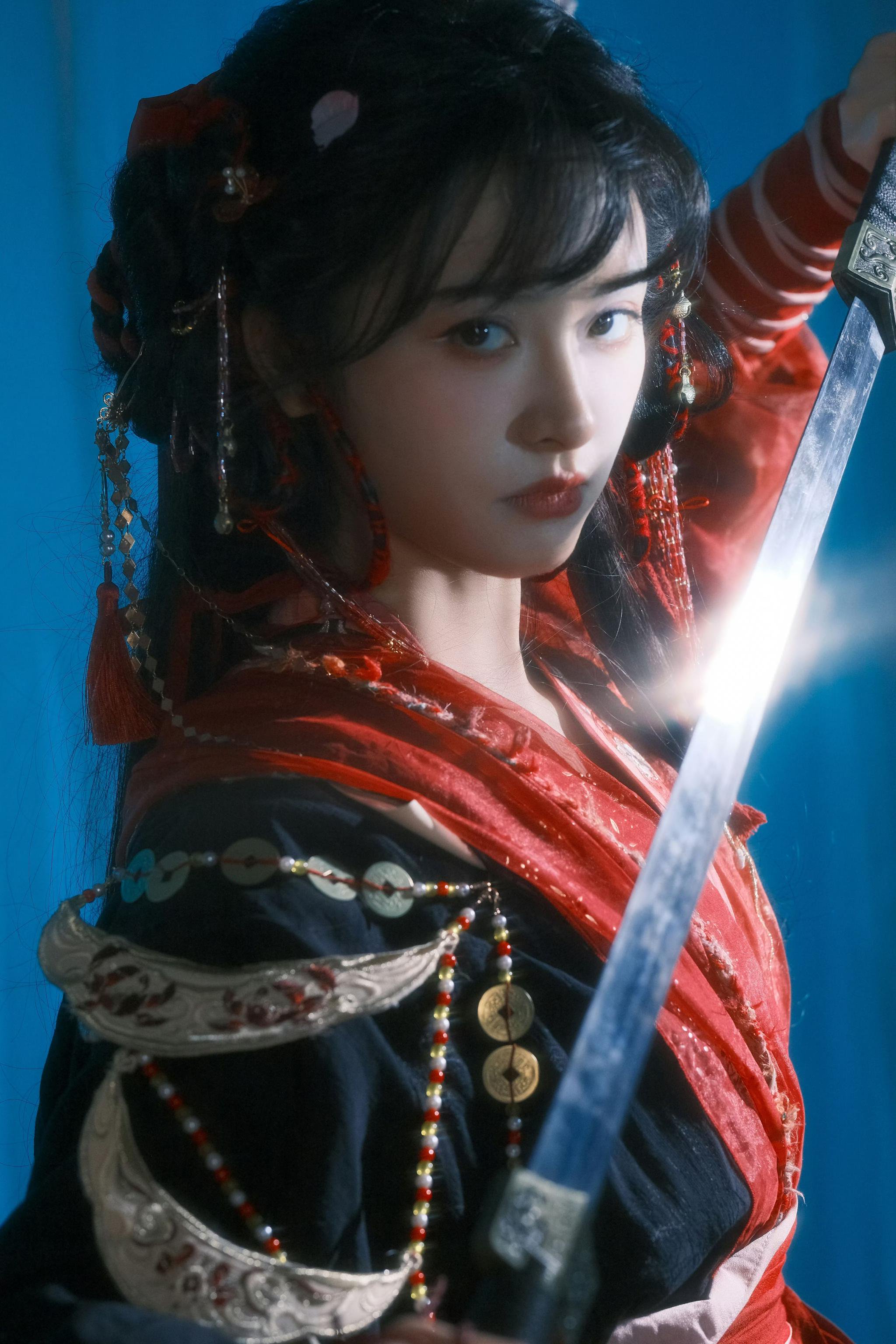 沈月彭小苒发文告别角色称此间事了江湖再见