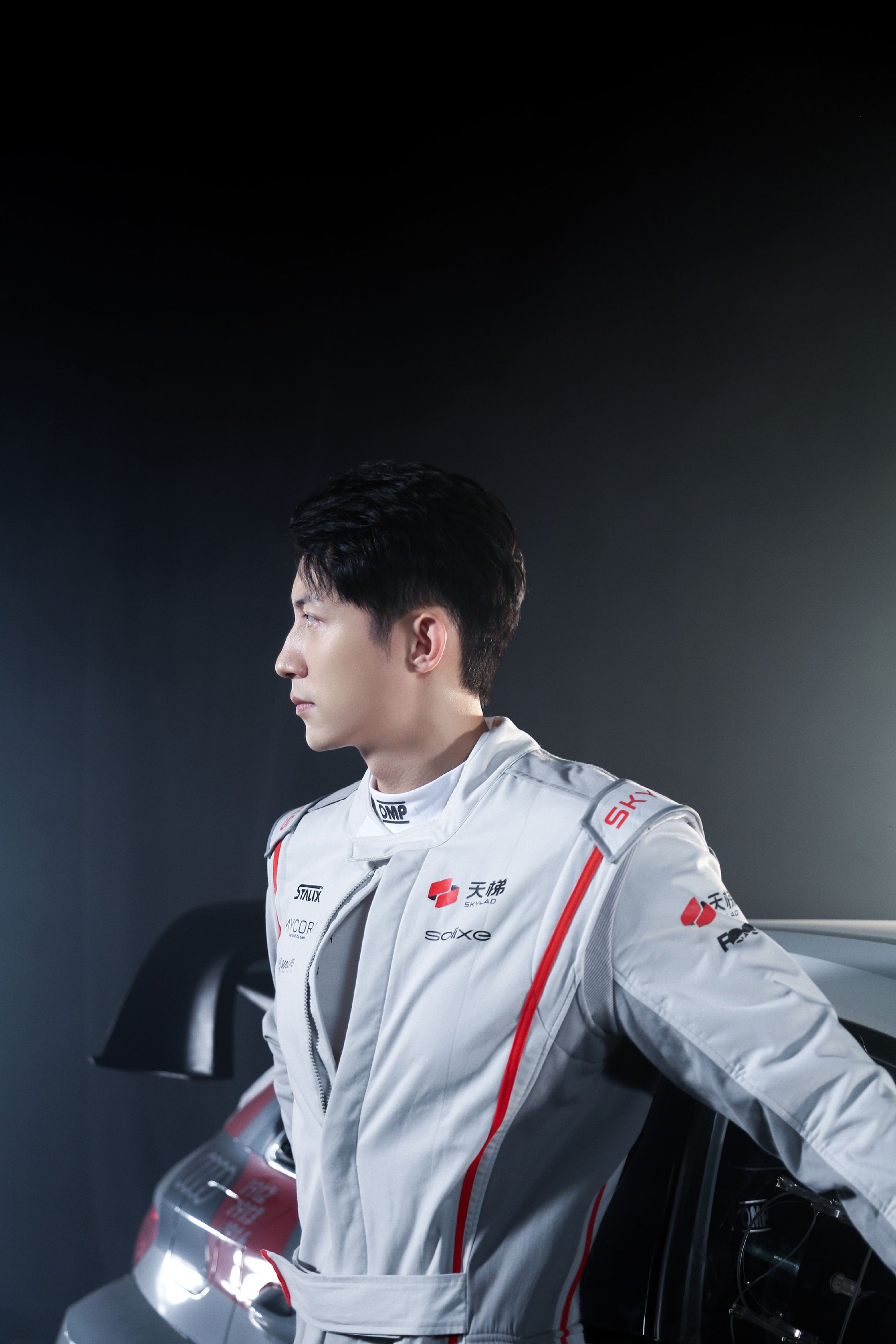 黄景瑜饰演巴音布鲁克六冠王林臻东新片引期待