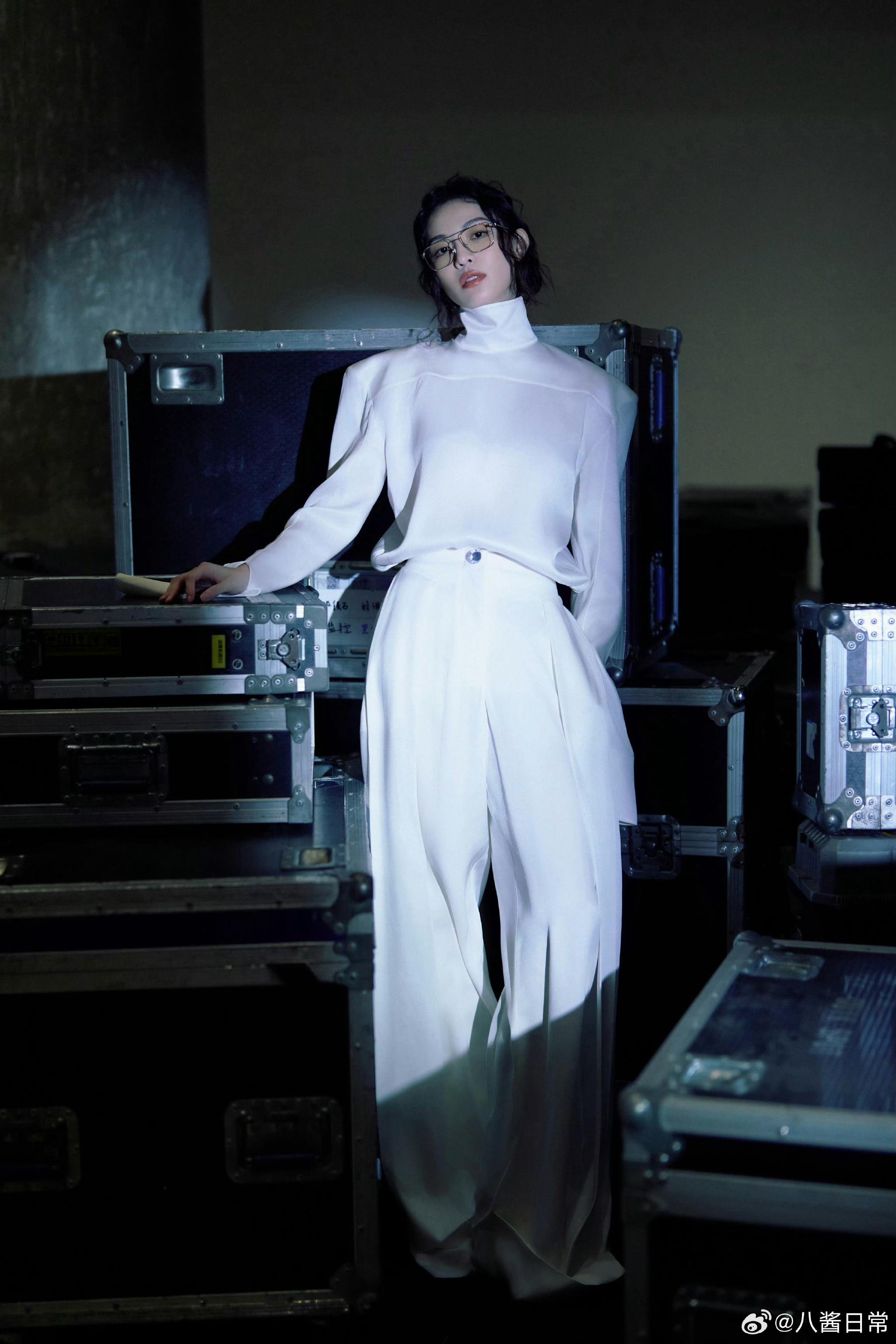 陈伟霆钟楚曦二搭《爱情慢慢杀死你》，改编亦舒原著演家暴男