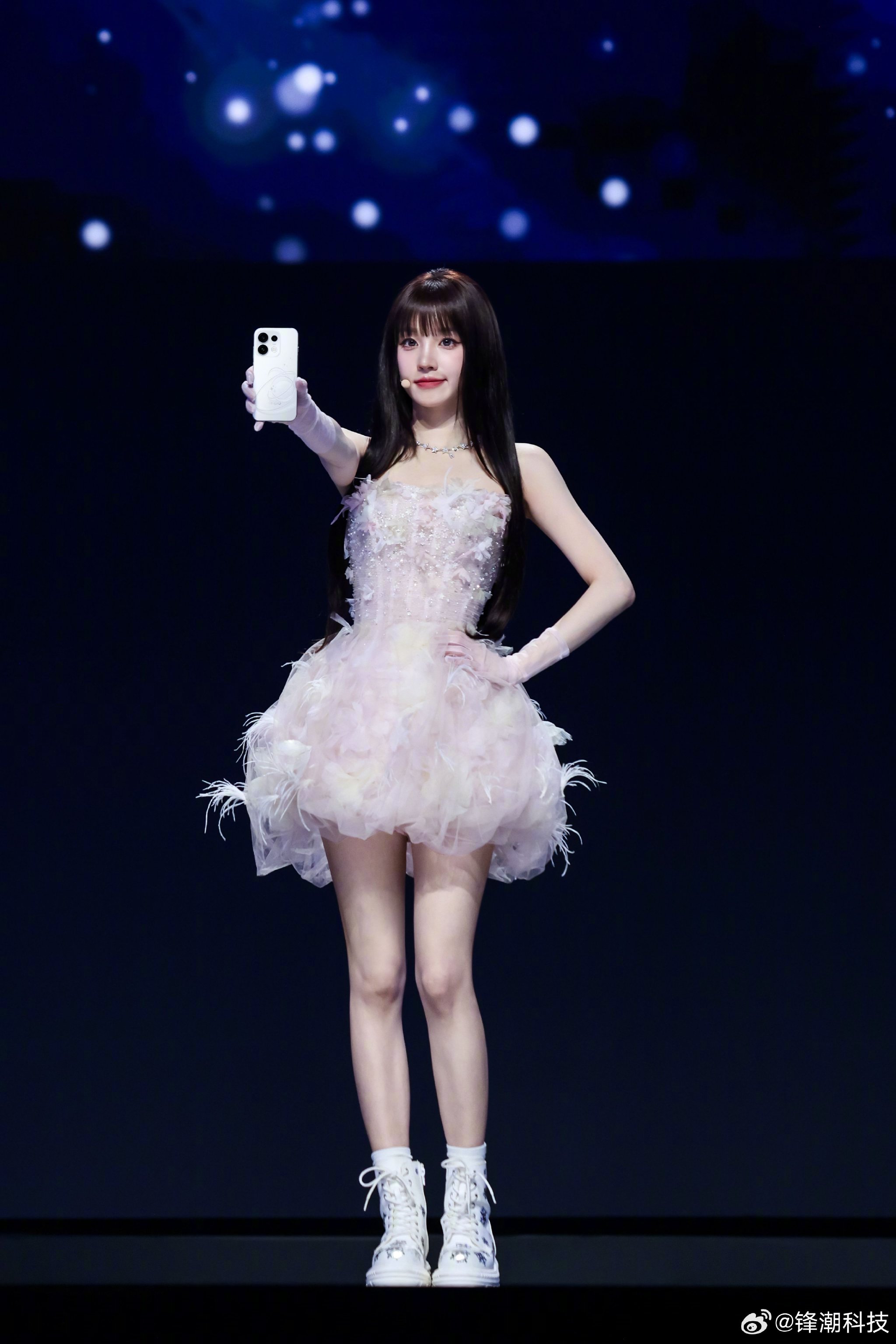 宋雨琦发布OPPO Reno16系列，起售价3499元