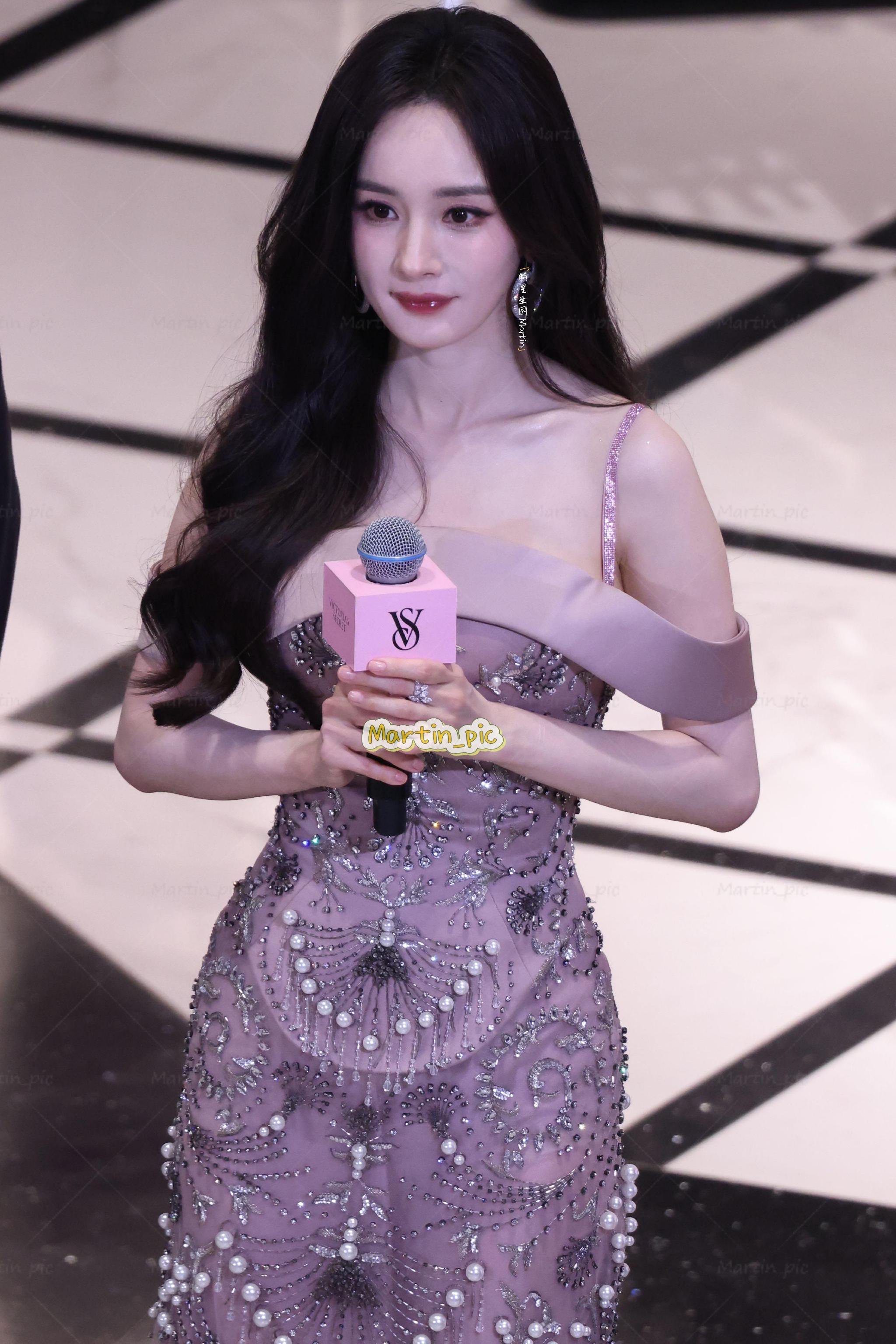 杨幂纯生图美似芭比娃娃