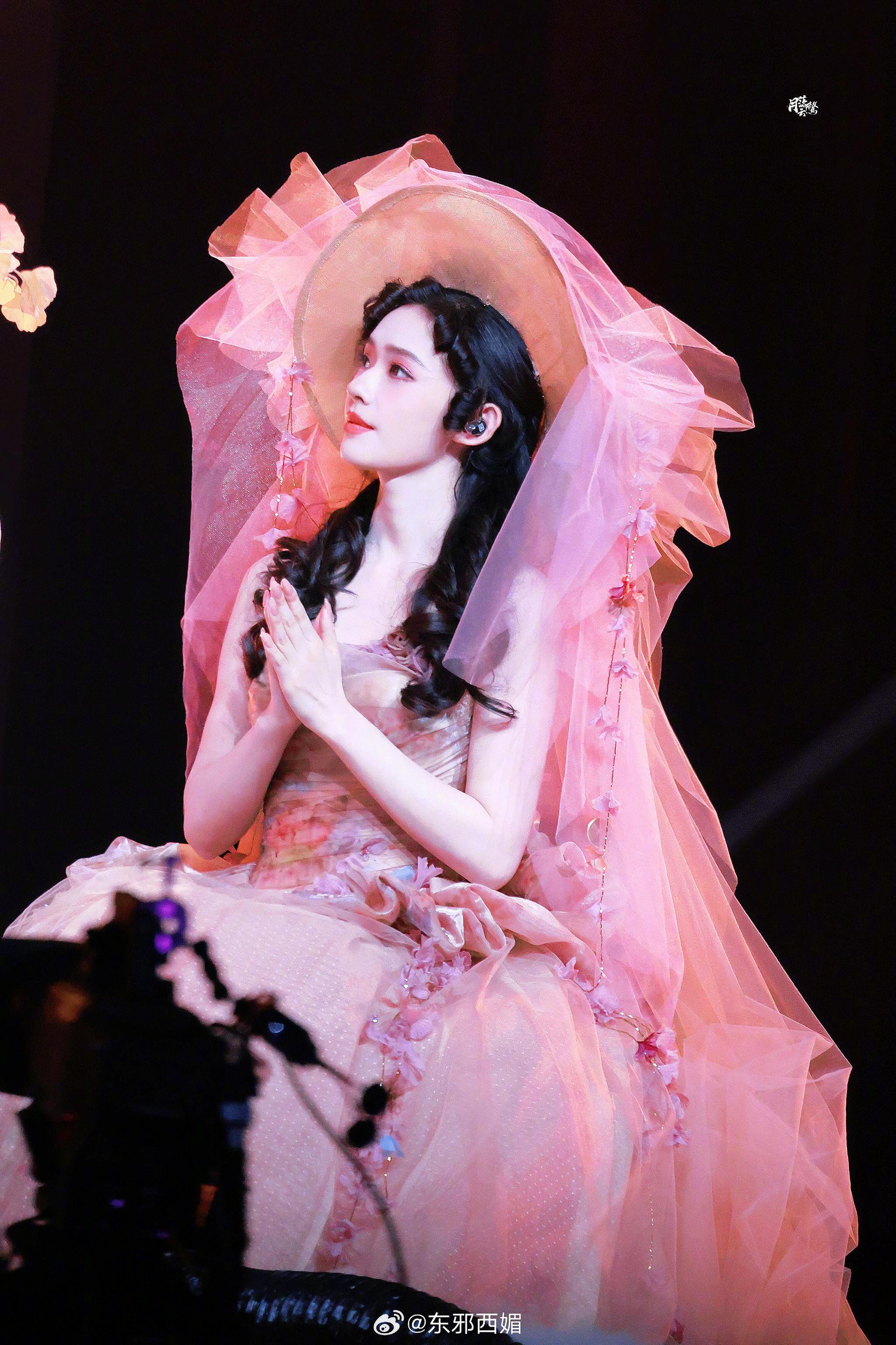 林允被赞人间油画美人