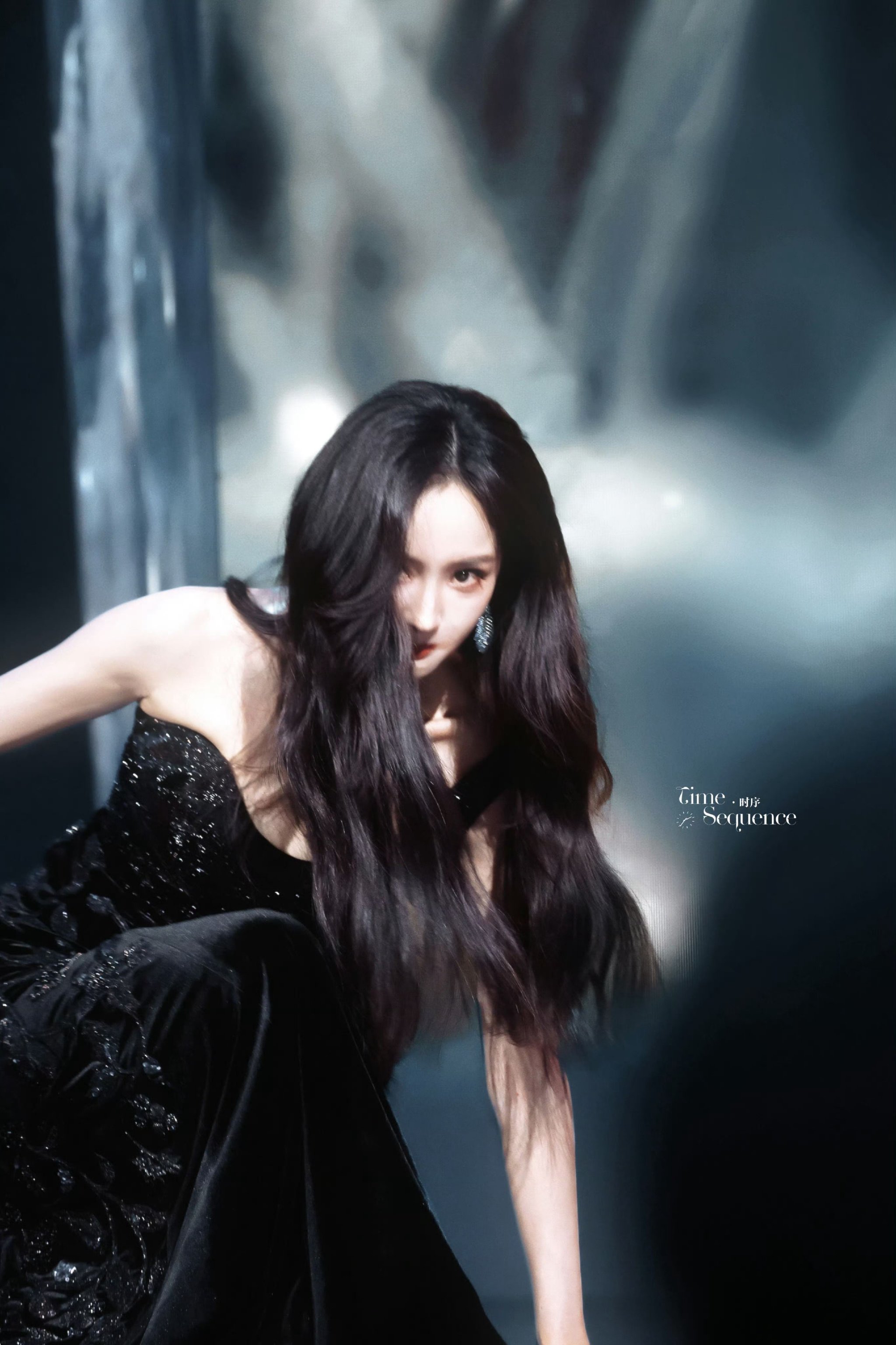 杨幂代露娃孟子义今年三度摔出神图