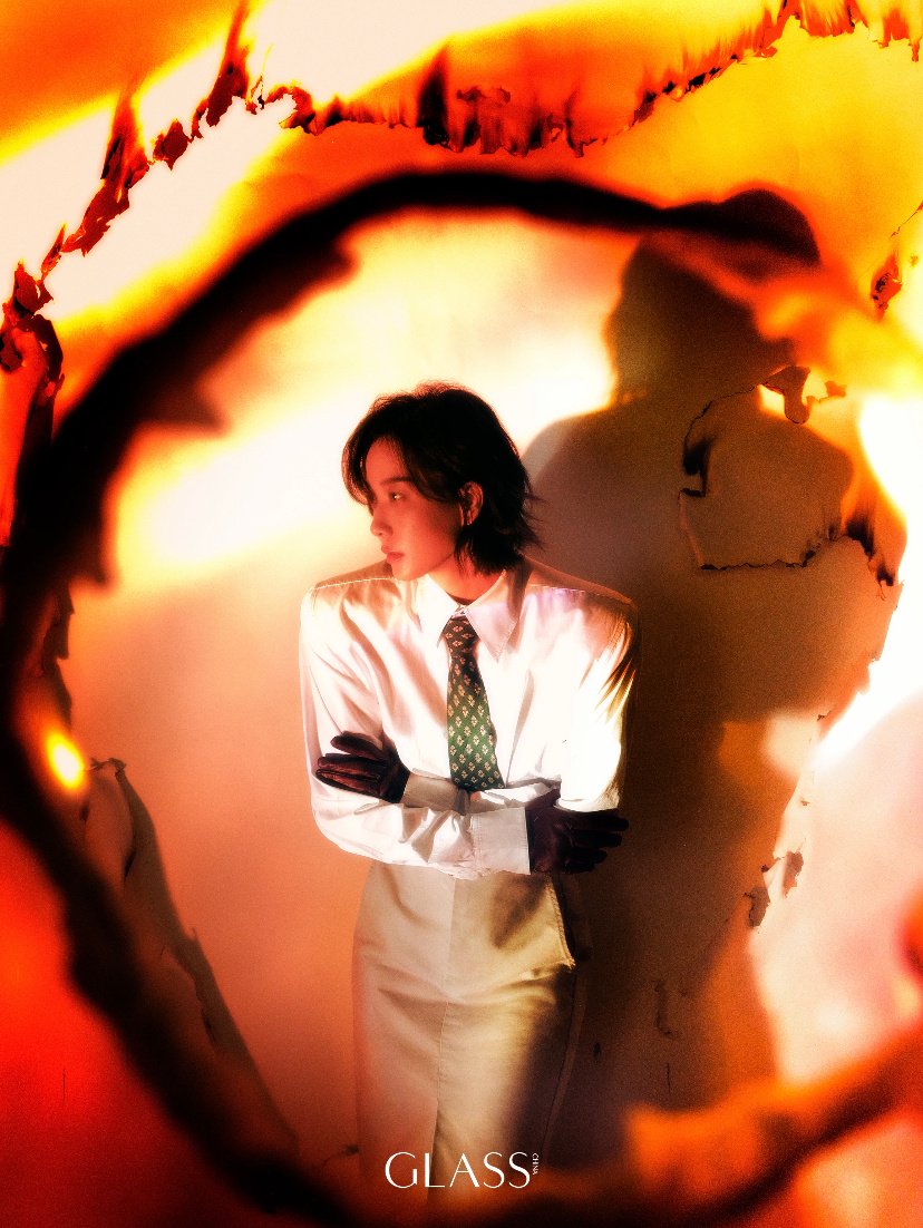 王珞丹佩戴LINDBERG眼镜登GLASS十一月刊封面