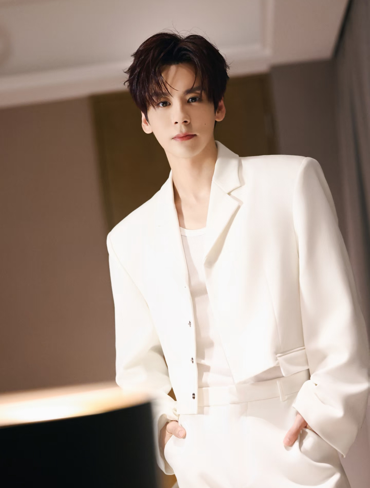 魏哲鸣杨幂等14位明星西装造型亮相