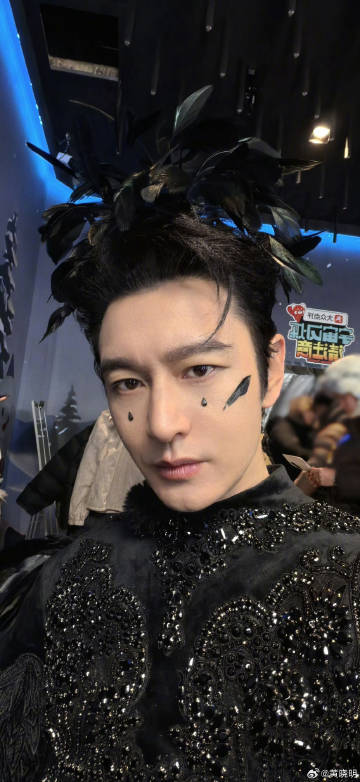 黄晓明被称爱吃哈尔滨烧烤的黑天鹅