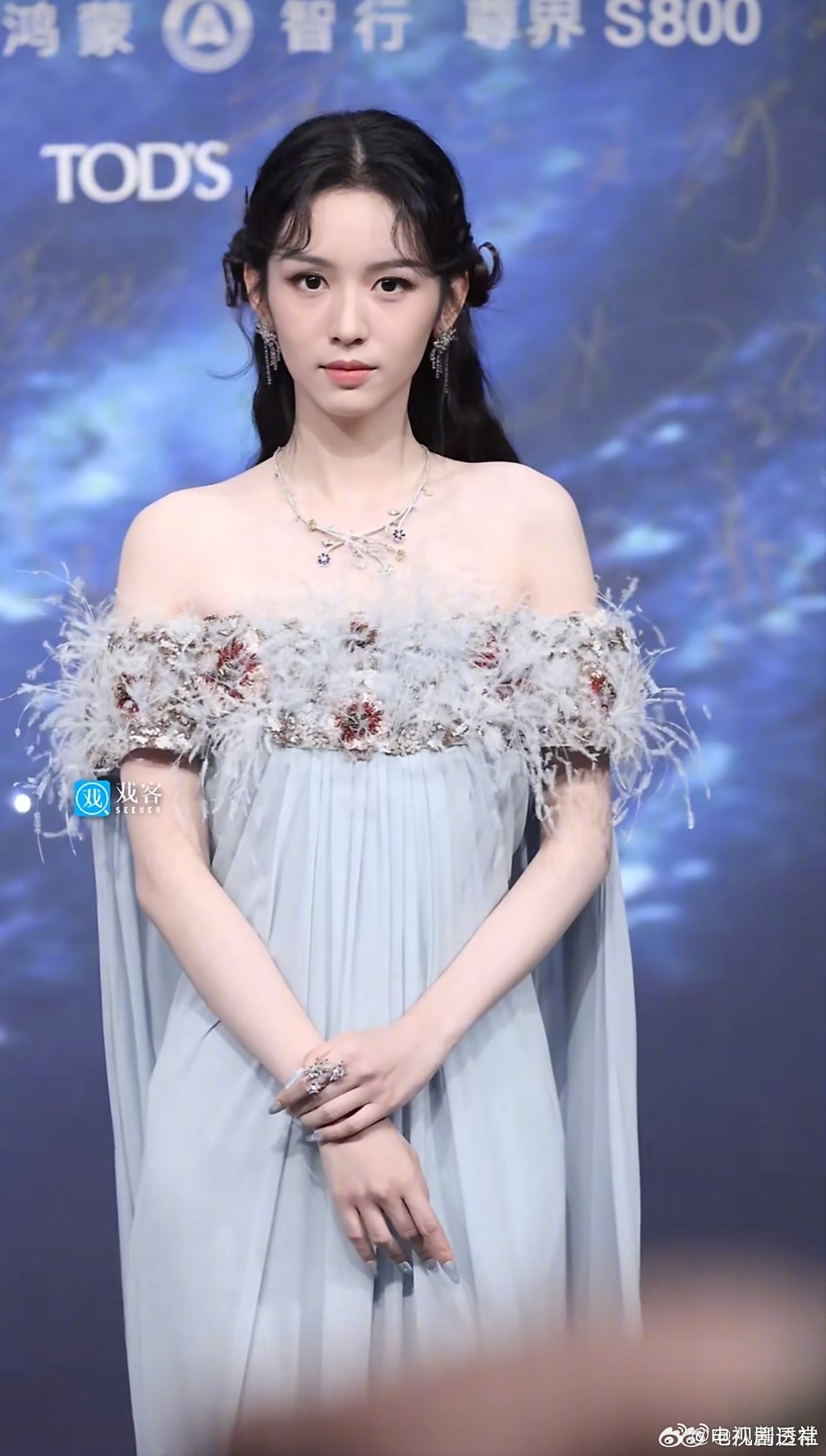 微博之夜杨幂杨紫等16位女星红毯生图亮相