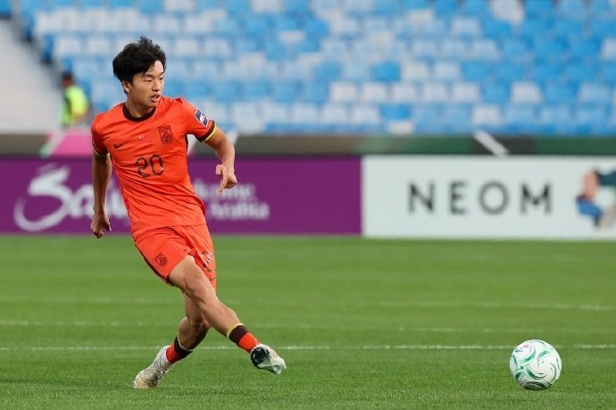 国足补招李扬李镇全，魏震塞尔吉尼奥因伤退出