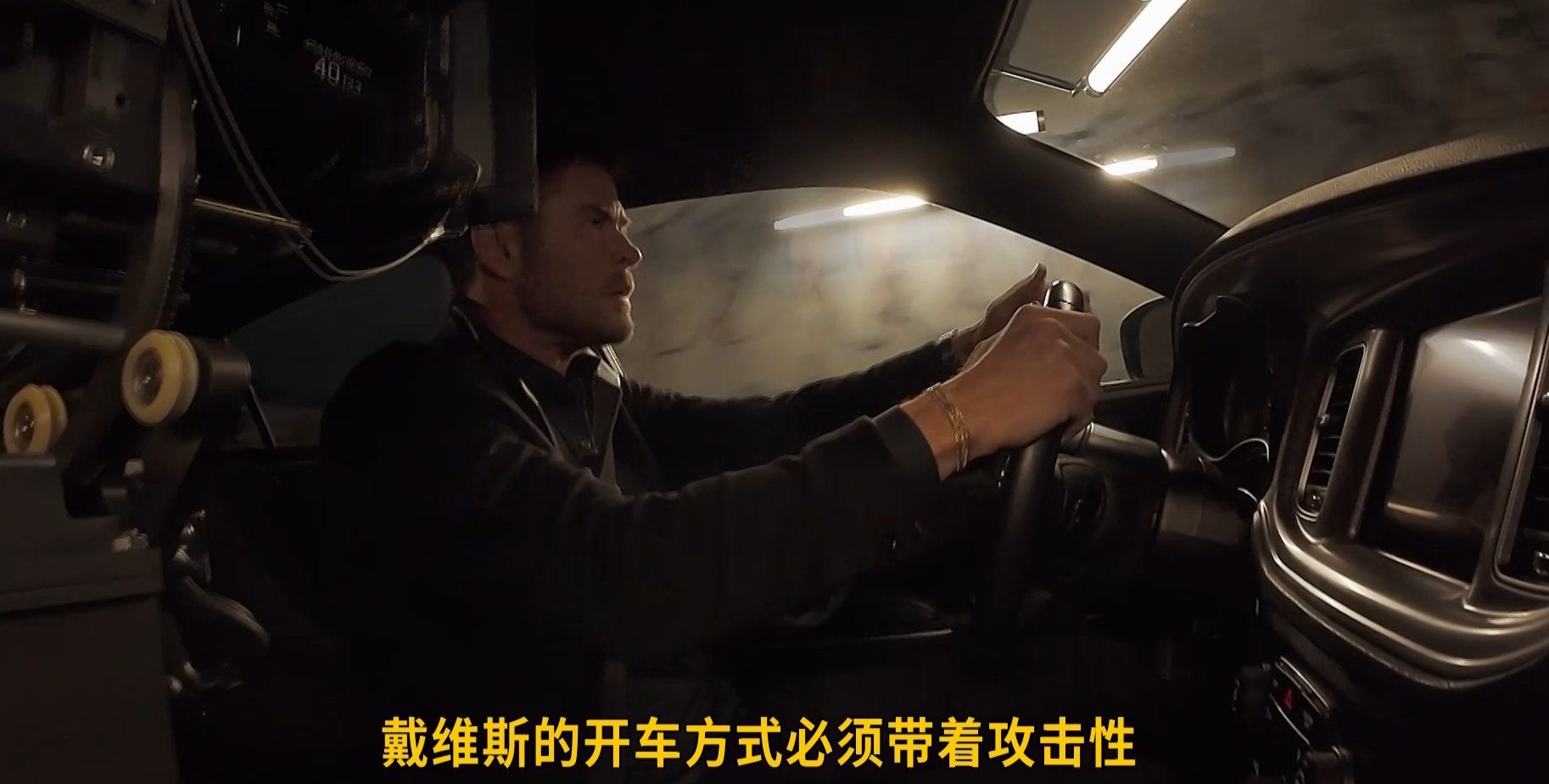 锤哥洛杉矶街头狂飙，飞驰人生中外车神竞速