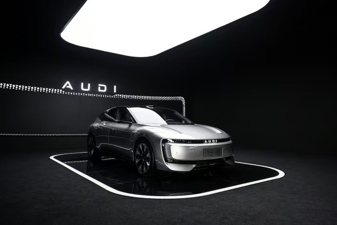 奥迪E5系列上市，22万起售搭载豆包语音助手