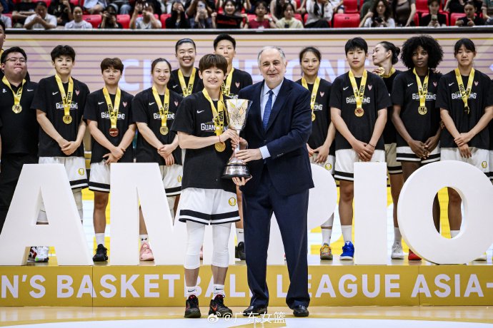 广东女篮95比67胜日本队夺亚冠冠军