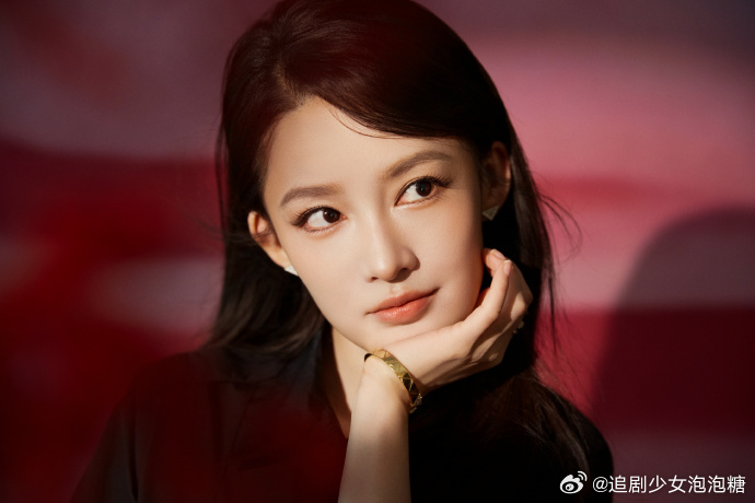 李沁发布新春照以赤诚真心迎新年