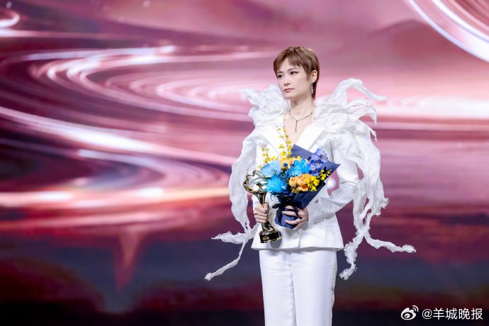微博之夜音乐人奖项揭晓，李宇春王嘉尔等获殊荣